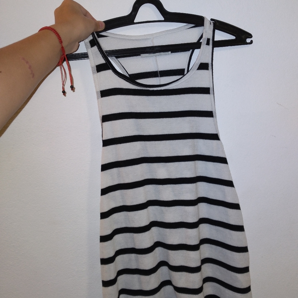 ❤ 3 for 30 ❤White striped tank top size medium